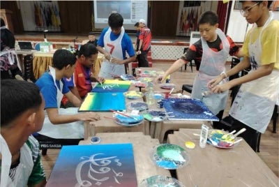 Penglibatan pelajar bukan sahaja memberi pendedahan kepada seni kaligrafi Islam, malah membantu membentuk keyakinan diri, disiplin, kemahiran komunikasi dan nilai keusahawanan dalam suasana pembelajaran yang lebih santai dan interaktif. 