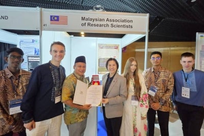 Kejayaan di Poland ini pastinya menjadi kebanggaan bukan sahaja buat SMK Sungai Kapar Indah, malah seluruh warga pendidikan negara. 