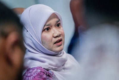 Fadhlina 