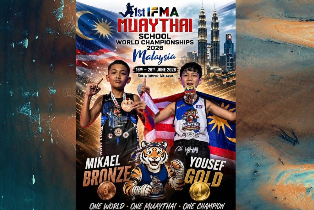 Kejayaan dua atlet ini bukan sahaja menjadi kebanggaan warga SJKC Ping Ming, malah turut mengangkat nama Johor dan Malaysia di persada dunia melalui sukan Muay Thai. Foto: Facebook Jabatan Pendidikan Negeri Johor