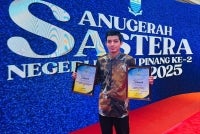 Afif Zulhusni yang merupakan anak kepada pasangan Azhar Mohamad dan Aniza Shaari mengakui perjalanan sebagai penulis muda pada era digital bukanlah sesuatu yang mudah kerana pelbagai cabaran perlu ditempuhi.