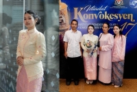 Norfadela (kiri) berkata, kejayaan yang dikecapinya hari ini tidak mungkin dicapai tanpa sokongan ibu bapa, ahli keluarga serta guru-guru yang sentiasa memberi dorongan sepanjang pengajiannya. Foto: Facebook Persatuan Mahasiswa Orang Asli Malaysia (PMOA) 