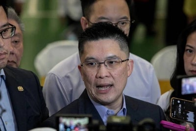 Menurut Kah Woh, KPM sentiasa meneliti dan memantau situasi jerebu menerusi JPN dan PPD bagi memastikan kesihatan serta keselamatan murid terus terpelihara. 