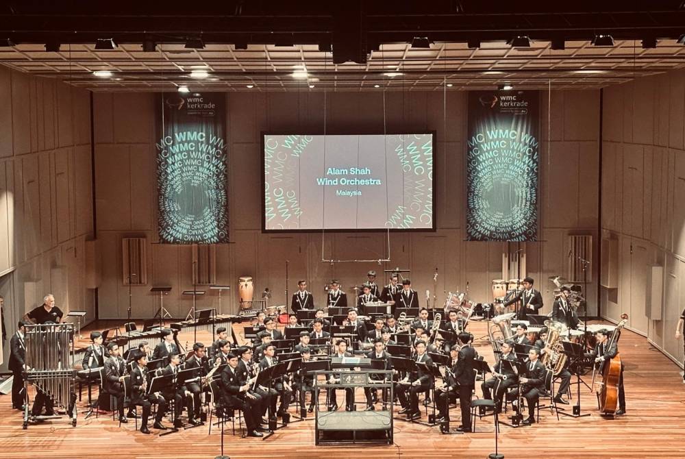 ASWO ketika menggegarkan pentas dengan persembahan orkestra di Kerkrade baru-baru ini.