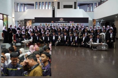 Lapan tahun menanti, akhirnya impian JWO untuk menggenggam Anugerah Emas menjadi kenyataan. Gambar kecil: Mohd Hamy Faizal (berbaju koko) tidak mampu menahan air mata ketika JWO menerima anugerah yang dinanti-nantikan.