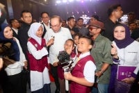 Detik paling mencuri perhatian apabila Perdana Menteri sudi menjawab satu soalan yang dikemukakan oleh pasukan media sekolah berkenaan. 