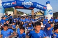 Selain beriadah, program ini turut mengumpul dana bagi membantu menyediakan kemudahan pendidikan digital yang lebih baik untuk murid SK Jaya Bakti. 