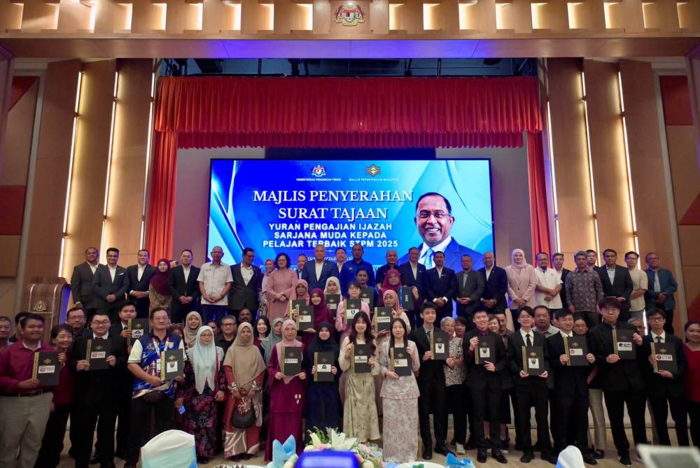 Kini 27 pelajar terbaik STPM 2025 melangkah ke fasa baharu dengan tajaan yuran pengajian menjadi pemangkin untuk mereka terus mengejar cita-cita.