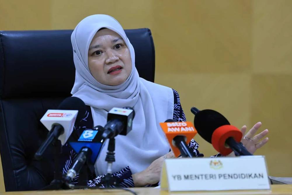 Fadhlina semasa sidang akhbar pengumuman PISA 2025 Selasa lalu. 