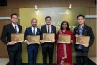 Penerima 'RISE Educator Award 2026', Muhammad Hafizu (tengah) bersama finalis RISE Educator Award 2026, dari kiri Dr Zul Faizuddin, Mohammad Safuan, Veronica Francis dan Teh Zhen Kiat ketika Majlis 'RISE Educator Award 2026' di Taylor's University Lakeside Campus baru-baru ini.