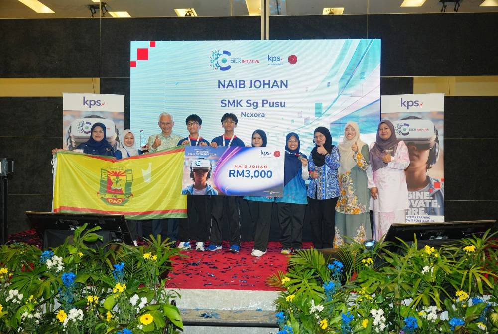 Pasukan Nexora dari SMK Sungai Pusu meraikan kemenangan sebagai Naib Johan KPS Berhad Celik Initiative 2026.