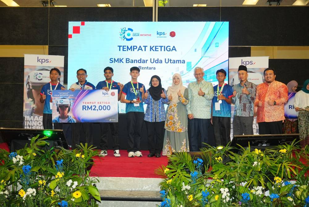Pasukan Rentara dari SMK Bandar Uda Utama muncul tempat ketiga dalam pertandingan itu.