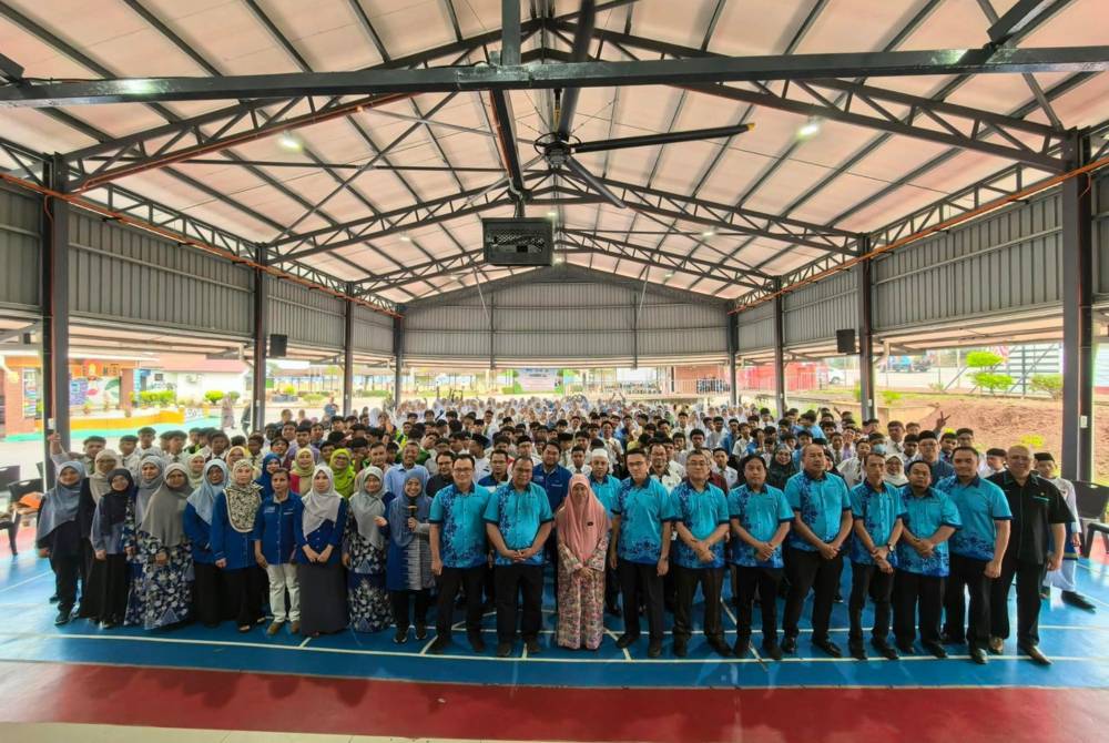 Menerusi program TECHventure! - Jelajah Dunia Teknologi Bersama Dekan-Dekan ICT itu, peserta bukan sahaja didedahkan kepada perkembangan teknologi semasa, malah berpeluang berinteraksi secara langsung dengan barisan pemimpin akademik dalam bidang ICT.