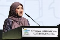 Fadhlina 