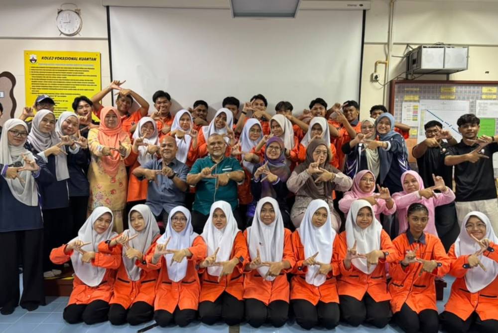Para peserta menyertai program Jom Skor A Akaun Bersama UNITEN 4.0 bagi memantapkan pemahaman dan meningkatkan penguasaan dalam perakaunan sebagai persediaan menghadapi peperiksaan.