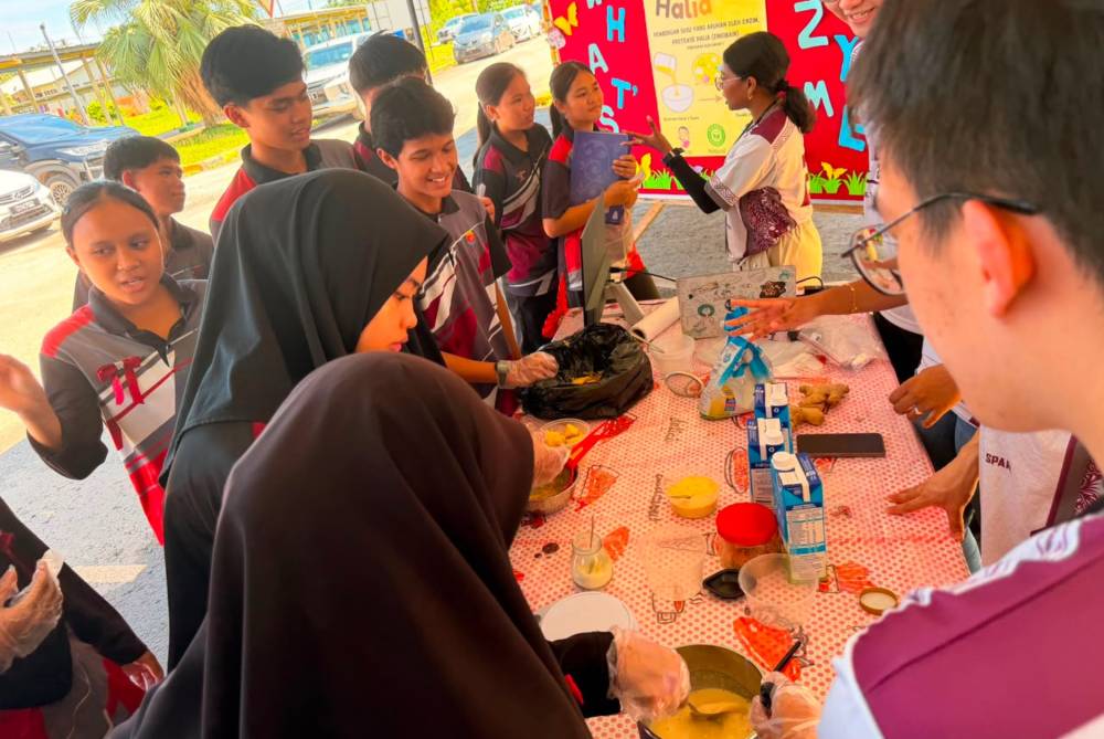 Pelbagai aktiviti disusun bagi memberi peluang kepada peserta meneroka konsep sains dalam suasana pembelajaran yang lebih santai, aktif dan menyeronokkan.