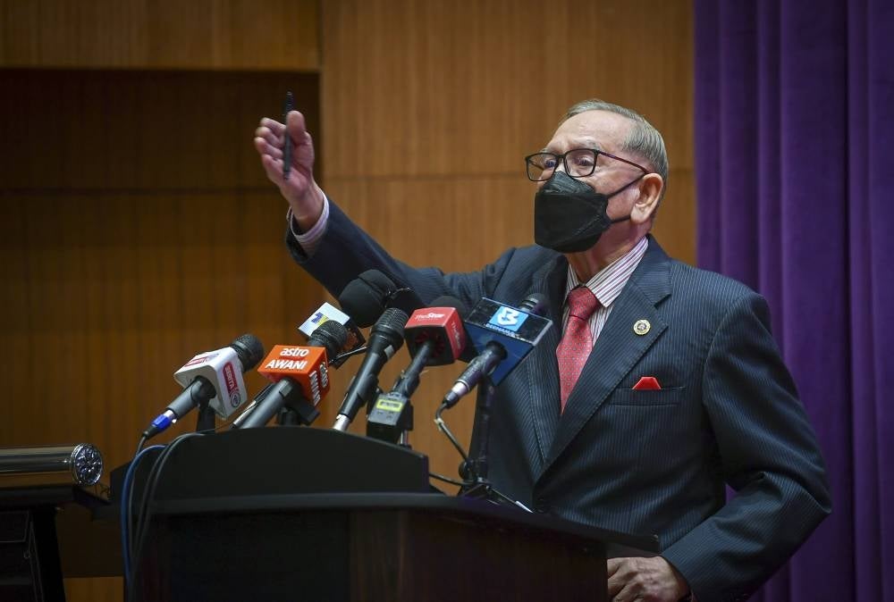 Anti-Corruption Advisory Board (LPPR) Chairman Tan Sri Abu Zahar Ujang spoke during a special press conference at the Malaysian Anti-Corruption Commission (MACC) headquarters today. -- Bernama Photo