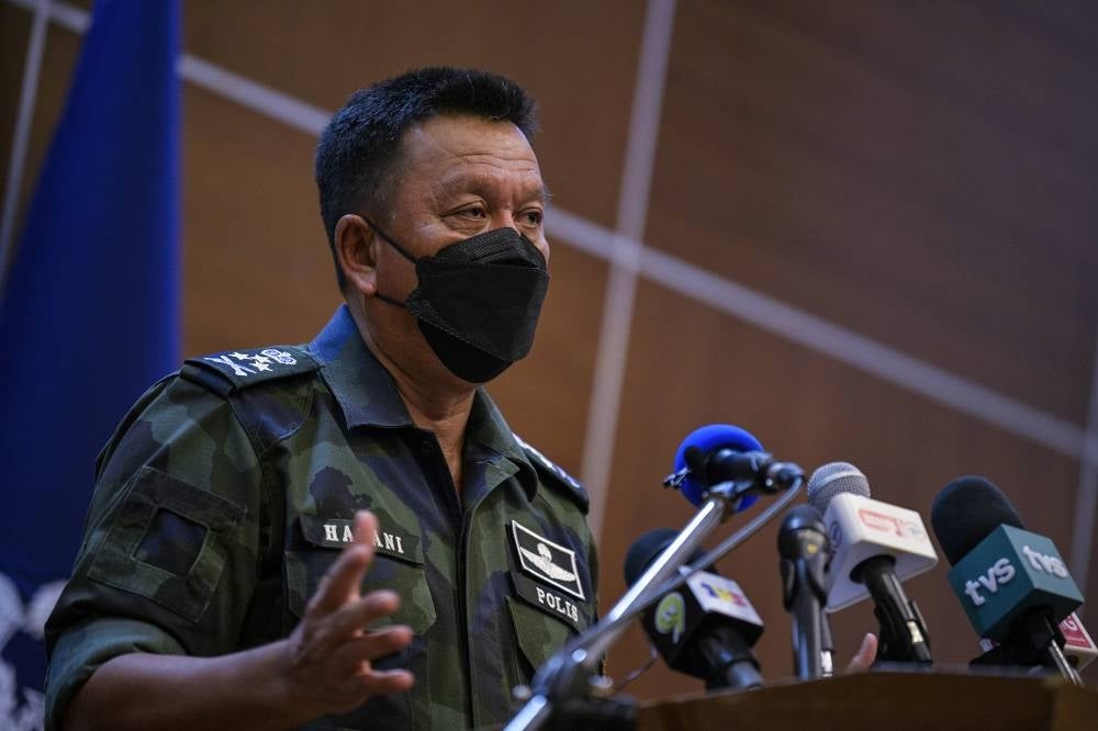 Bukit Aman Internal Security and Public Order Department (KDNKA) Director Datuk Hazani Ghazali said PRDM plans to place five boats at each IPD nationwide for better flood response. -- Bernama Photo 