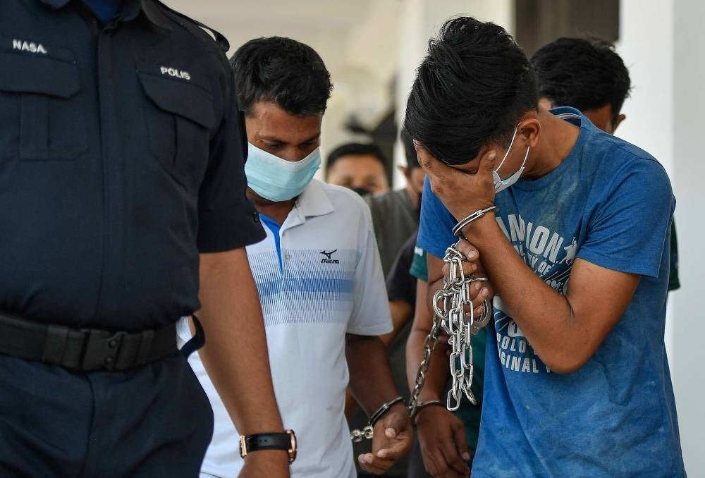 The High Court will revise the decision imposed by a lower court in sentencing a teenager to 10 days’ imprisonment and RM4,000 fine for attempting to steal money from a mosque donation. (Source: Bernama)