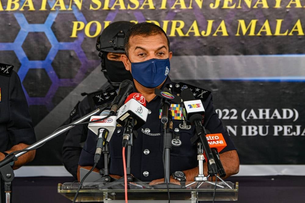 Narcotics Criminal Investigation Department (CID) director Datuk Ayob Khan Mydin Pitchay in a press conference related to the recent success of Bukit Aman NCID in seizing drugs worth RM111.2 million in Batu Gajah near here, at the Perak Police Headquarters (IPK). - BERNAMA
