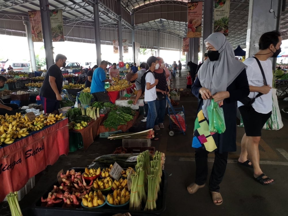 Small traders are still reeling from sluggish sales as the nation slowly moves out from the shadow of the pandemic. 