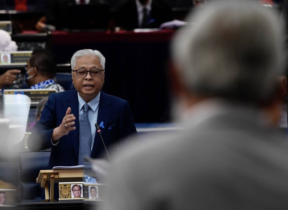 PM Ismail Sabri revealed some involved in disaster management did not pay heed to MetMalaysia's warnings on continuous rainfall. -- Bernama Photo. 