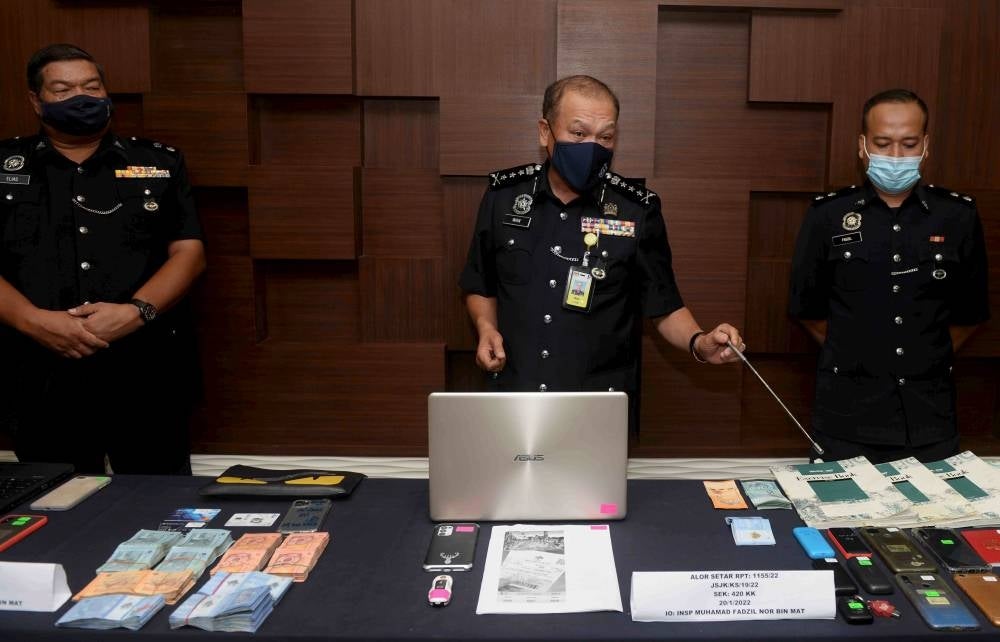 Kedah police chief Wan Hassan Wan Ahmad said all the suspects, aged between 19 and 51, were nabbed by a team from the Bukit Aman Commercial Crime Investigation Department and the Kedah Police Contingent Headquarters. -BERNAMA