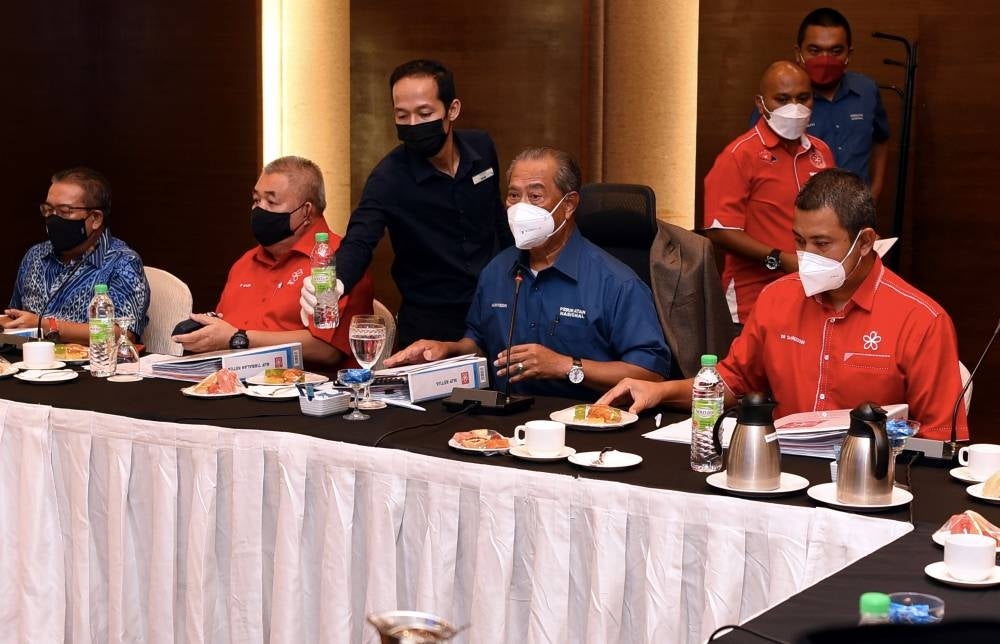 Muhyiddin (second, right), who is PN chairman, chairing the Bersatu Johor State Liason Meeting at a hotel on Jan 25. (Source: Bernama)