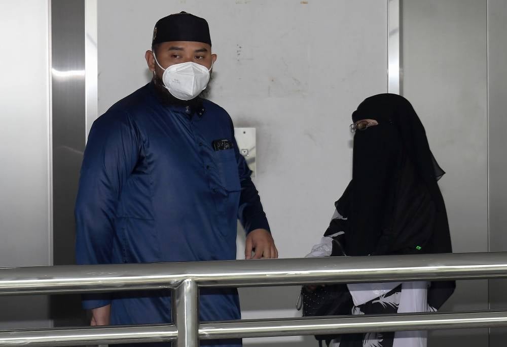 Shah Alam High Court ordered religious school teacher Mohamad Ajmal Mohamed Khairi to enter his defence to a charge of sexually assaulting a 14-year-old student, four years ago. -BERNAMA