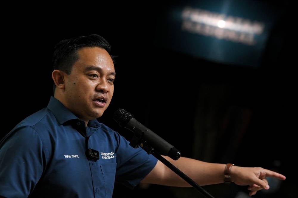 Bersatu Information chief Datuk Wan Saiful Wan Jan at an information session in Kampung Sri Lukut, last night. - BERNAMA