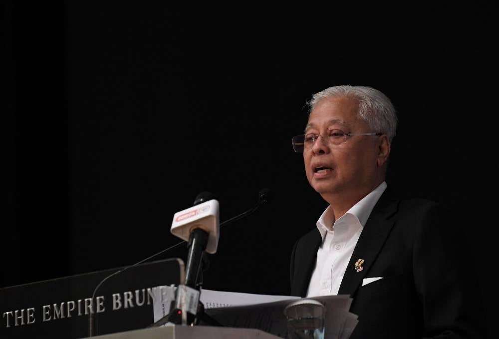 Malaysian Prime Minister Ismail Sabri Yaakob had reached an agreement with the Brunei government on land and air VTL between both countries. - Bernama Photo.