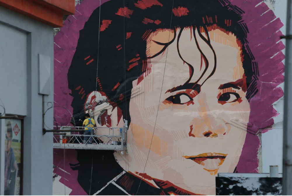 A close up shot of the mural. 