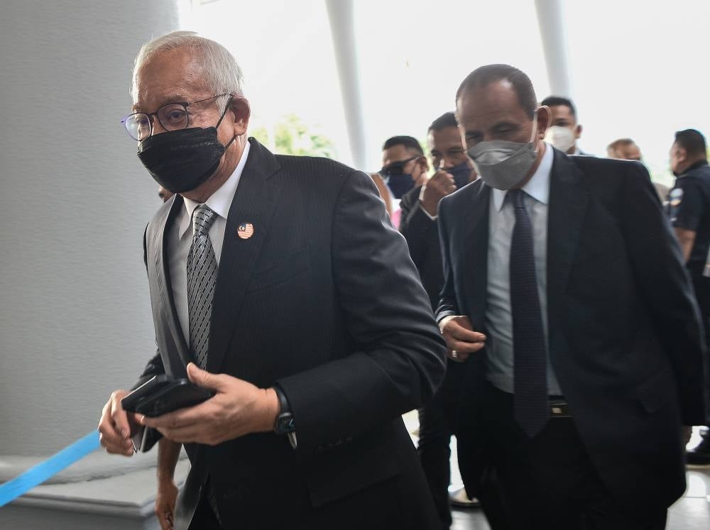 Some people identify themselves with the slogan, (Malu Apa Bossku) there are countless YouTube channels debating on this while some MPs repeat the phrase disgustingly at almost every Parliamentary sitting, press conference, forum and talks. - Bernama Photo
