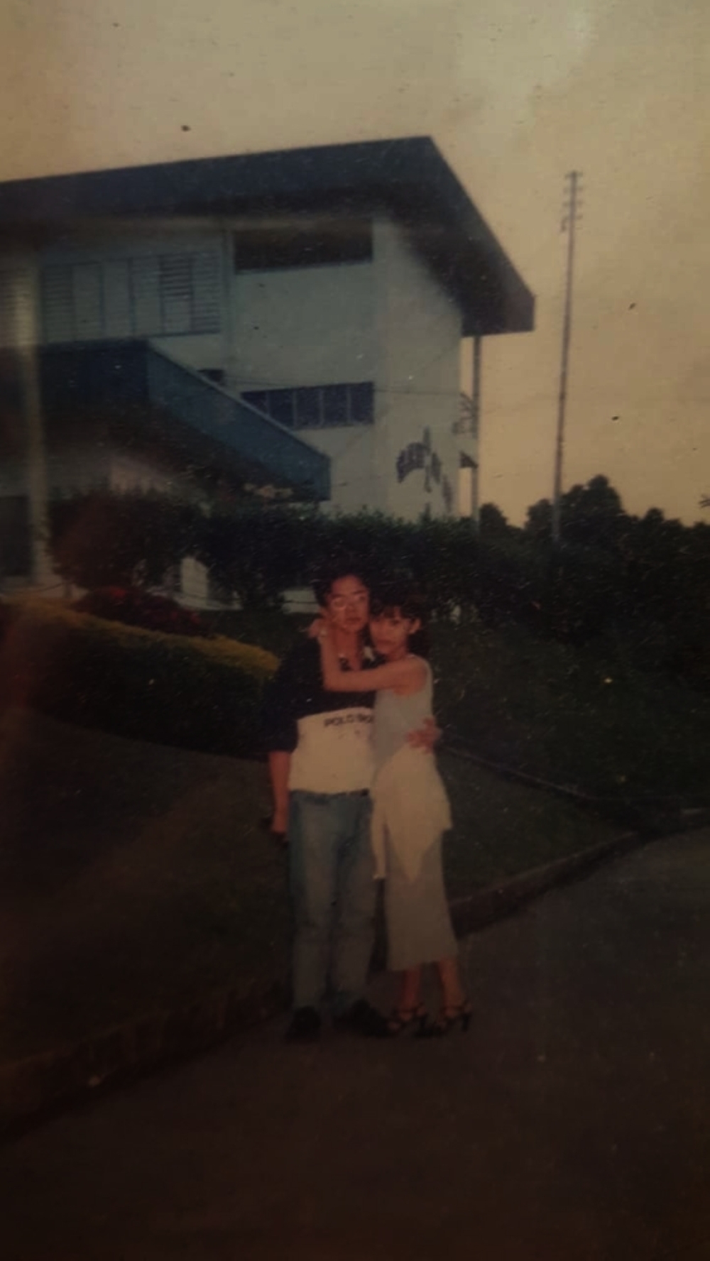 Kelvin Shim with his wife, Christine Tan, the flight attendant at MH370.