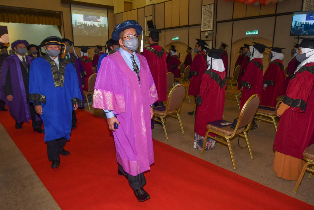 Deputy Minister in the Prime Minister’s Department (Religious Affairs) Datuk Ahmad Marzuk Shaary at the Kolej Teknologi Darulnaim (KTD) convocation ceremony. 