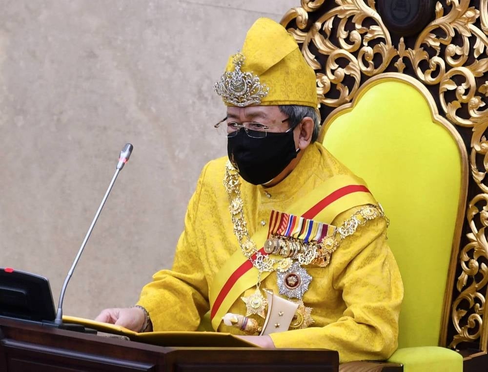 Sultan Selangor, Sultan Sharafuddin Idris Shah advised the state government to place more serious emphasis on efforts to address the increasing number of floods and flash floods in the state. - Bernama Photo