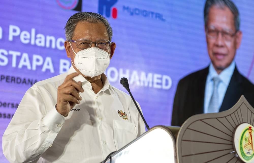 Minister in the Prime Minister's Department (Economy) Datuk Seri Mustapa Mohamed - BERNAMA