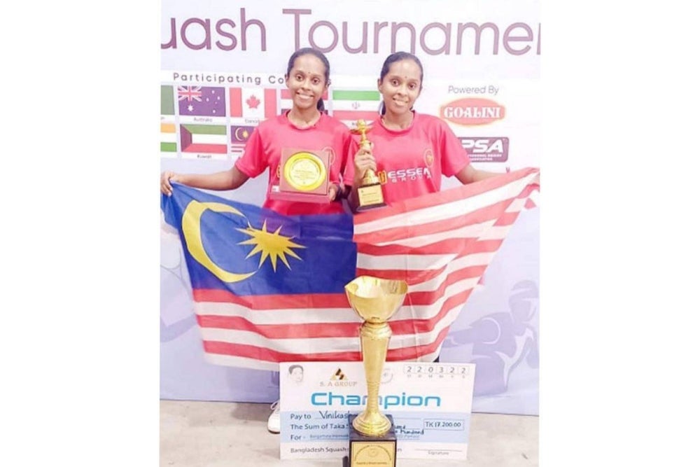 Twin sisters Vitrikashenie and Vinikasheinie Kulasegaran. - Photo source: Malaysian Indian Stars Facebook