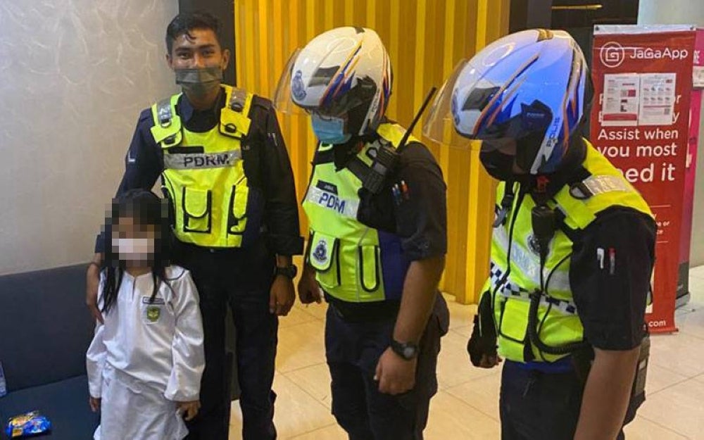 The missing eight-year-old had boarded a school van when she was meant to be picked up by her grandmother after school. (Source: Sinar Harian)