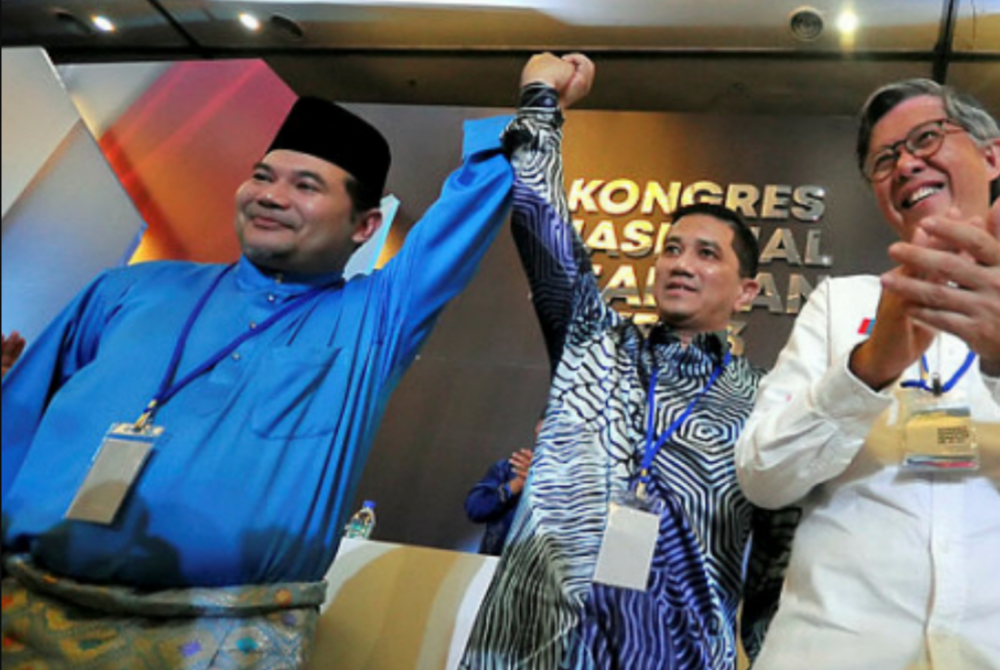 From left: Rafizi Ramli, PKR Deputy President Azmin Ali and PKR vice-president Tian Chua at the party’s congress, on Nov 17, 2018. (Source: BERNAMA)