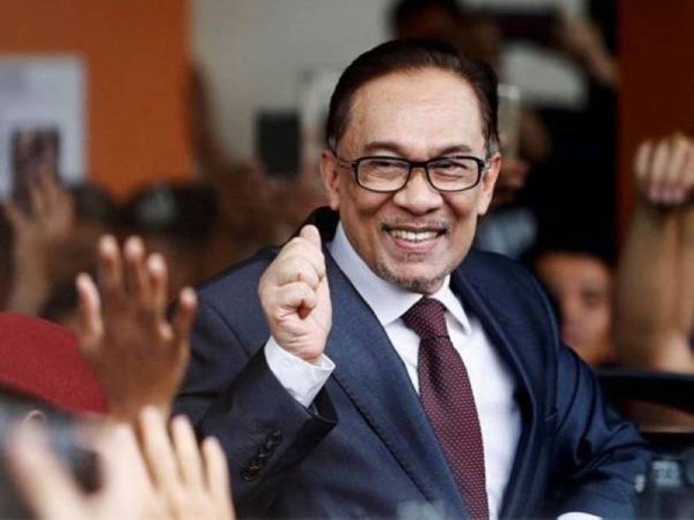 There is no viable candidate that shares the same quality as opposition leader Datuk Seri Anwar Ibrahim in PKR according to political observers.