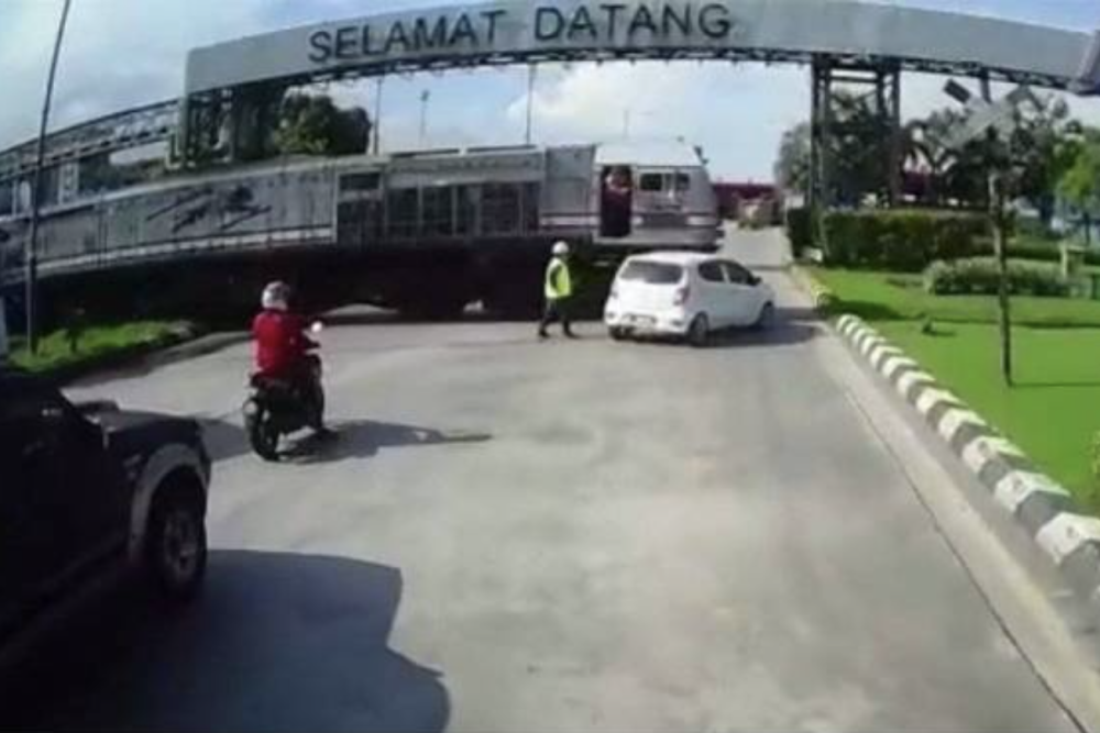 Seri Alam district police chief Supt Mohd Sohaimi Ishak said initial investigations attributed the incident to the negligence of the car driver who failed to notice the oncoming train.