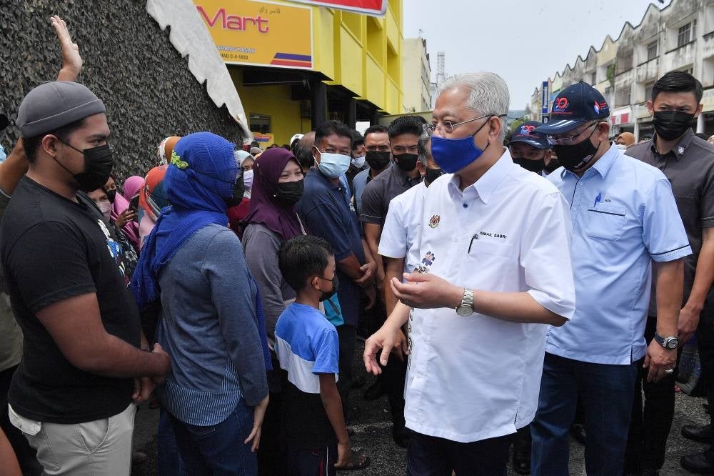 Airline companies are reminded not to make excessive profits by raising ticket prices to Sabah and Sarawak during the festive season, said Prime Minister Ismail Sabri Yaakob. - Bernama Photo