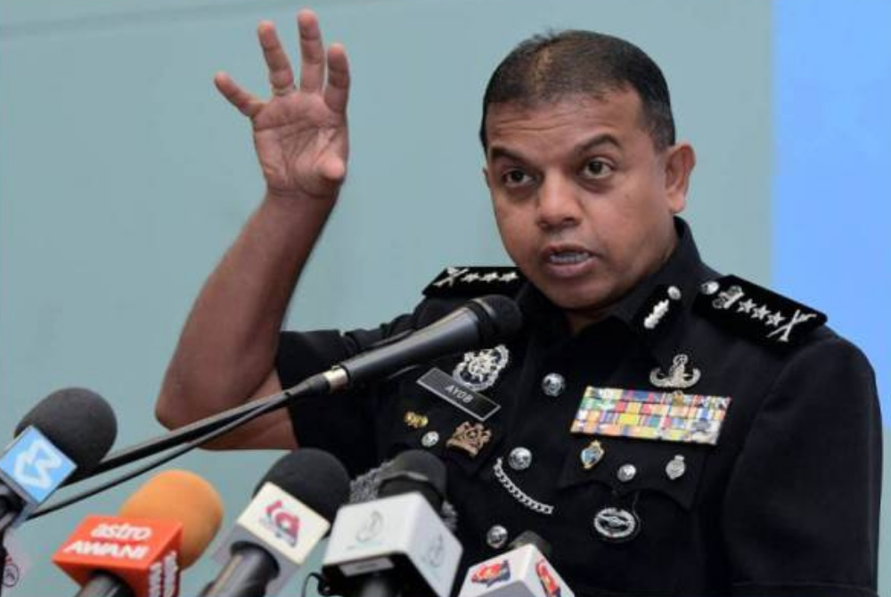 NCID director Ayob Khan Mydin Pitchay revealed that four suspects aged 25 to 29 years old were arrested as a result of four raids in Selangor and Johor last Friday (April 22). The police also seized 287kg of methamphetamine worth RM10.3 million.