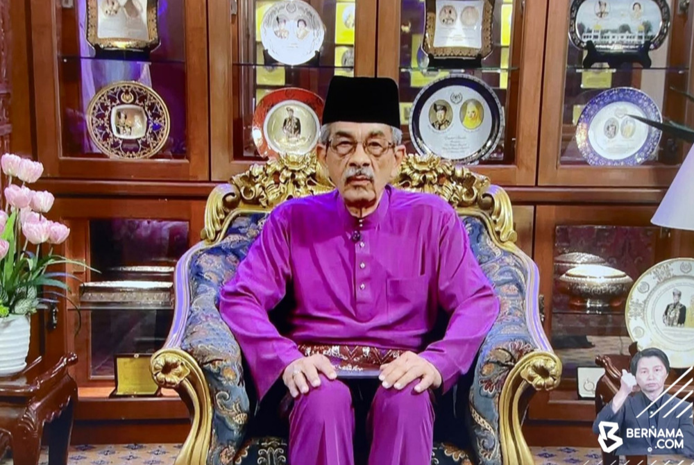 The Keeper of the Rulers’ Seal Tan Sri Syed Danial Syed Ahmad today announced that Muslims in Malaysia will observe the first day of the Aidilfitri tomorrow.