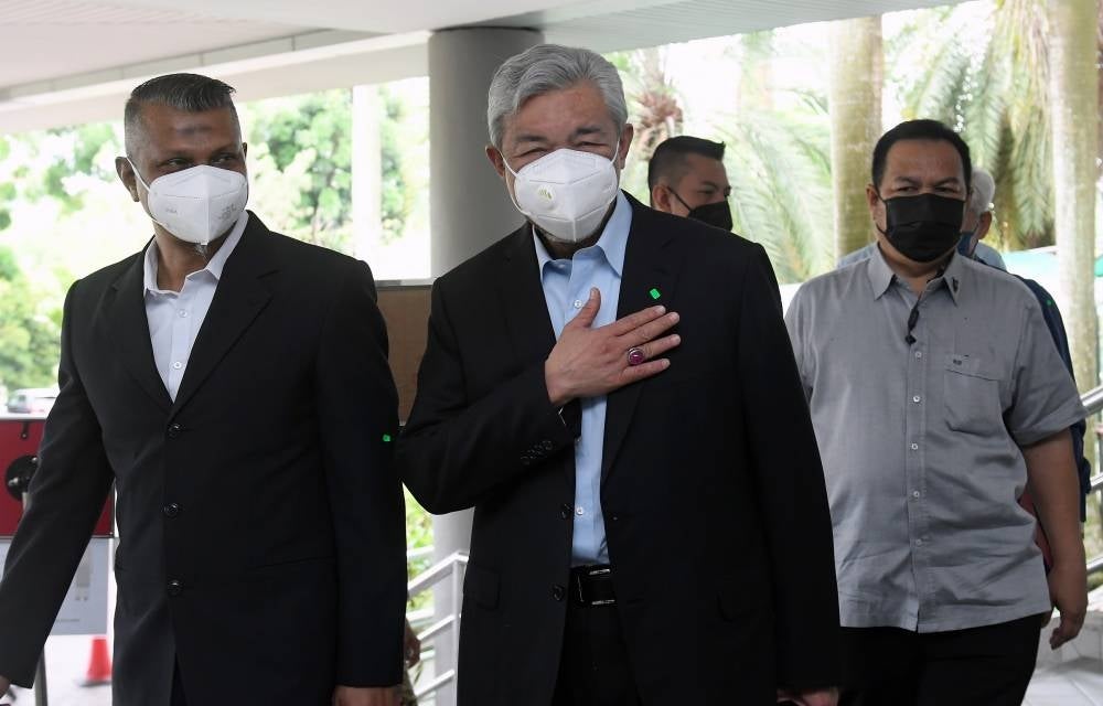  Datuk Seri Dr Ahmad Zahid Hamidi at the Shah Alam Courts Complex. - BERNAMA