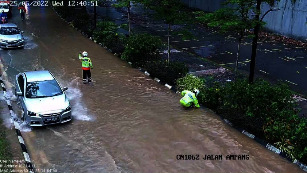 Water rising in Jalan Ampang