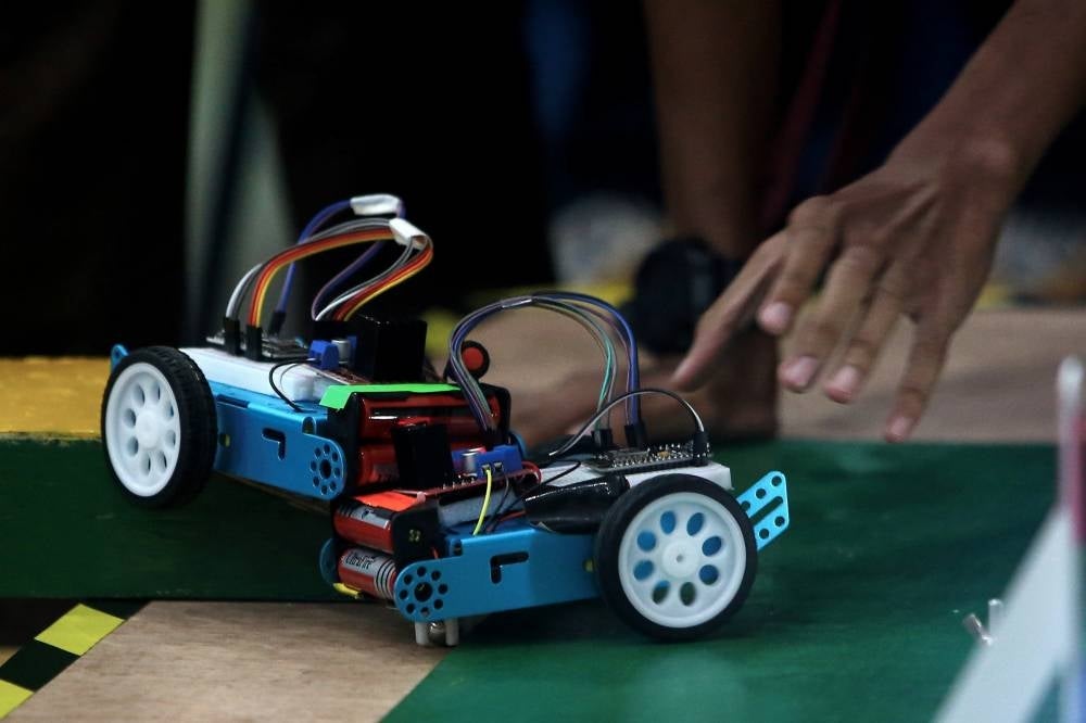 The robotic model by students from SMK (Felda) Seri Sendayan, Putra Danish Haikal Azan Huzzaie and Muhammad Zaim Eddi Hamka who won the robotics competition in conjunction with STEM Day. - BERNAMA