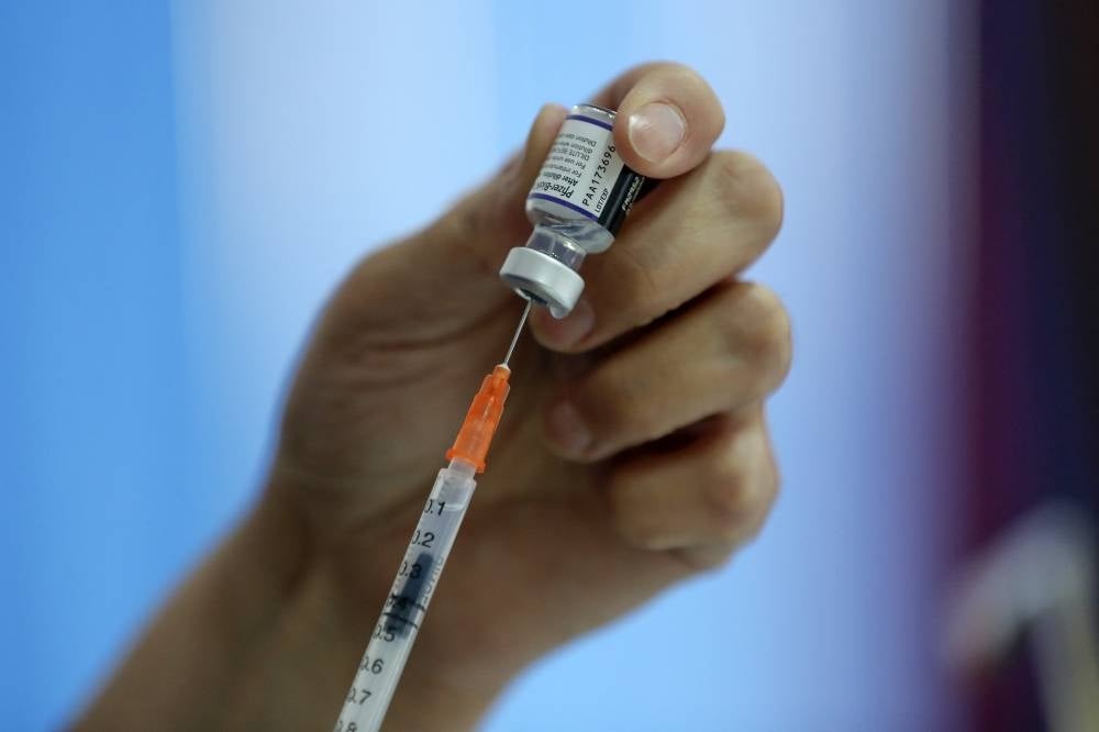 Rates of hospitalization and death due to Covid-19 among children under 5 were higher than among those aged 5 to 17 based on Pfizer's data analysis. - Photo: AFP