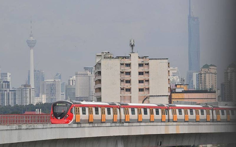 Ismail Sabri announced a month of free rides on RapidKL public transportation for the members of the public effective today, in conjunction with the opening of the MRT Putrajaya Line Phase One. Photo: BERNAMA